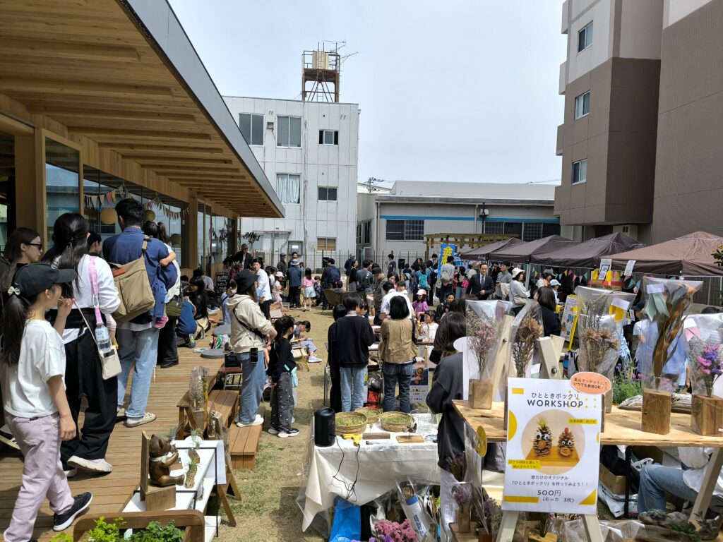 里山ガーデンマルシェ